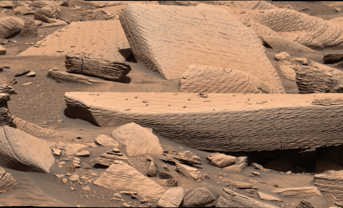 Curiosity Rover Reveals 3.5 Billion-Year-Old Sandstorm Ripples on Mars 