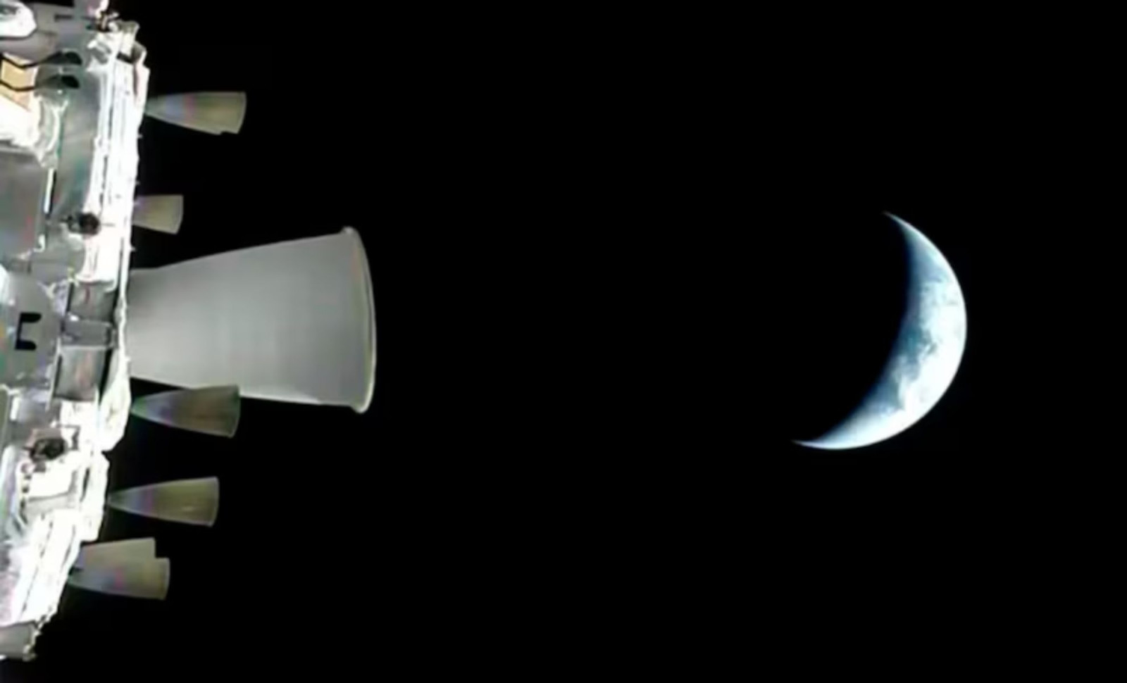 Artemis II Crew Sets New Record by Venturing Beyond the Moon’s Far Side 