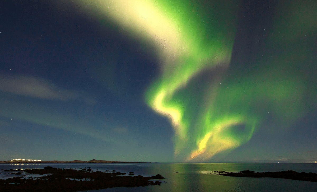 Spectacular Aurora Borealis Expected to Illuminate U.S. Skies Tonight: Viewing Locations and Tips 