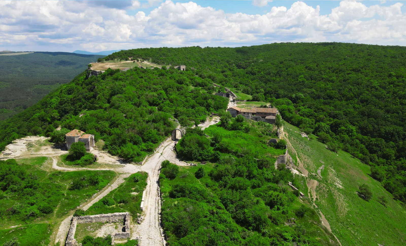 Hidden Giant Magma Chamber Found Beneath Tuscany at 15 Kilometers Depth 