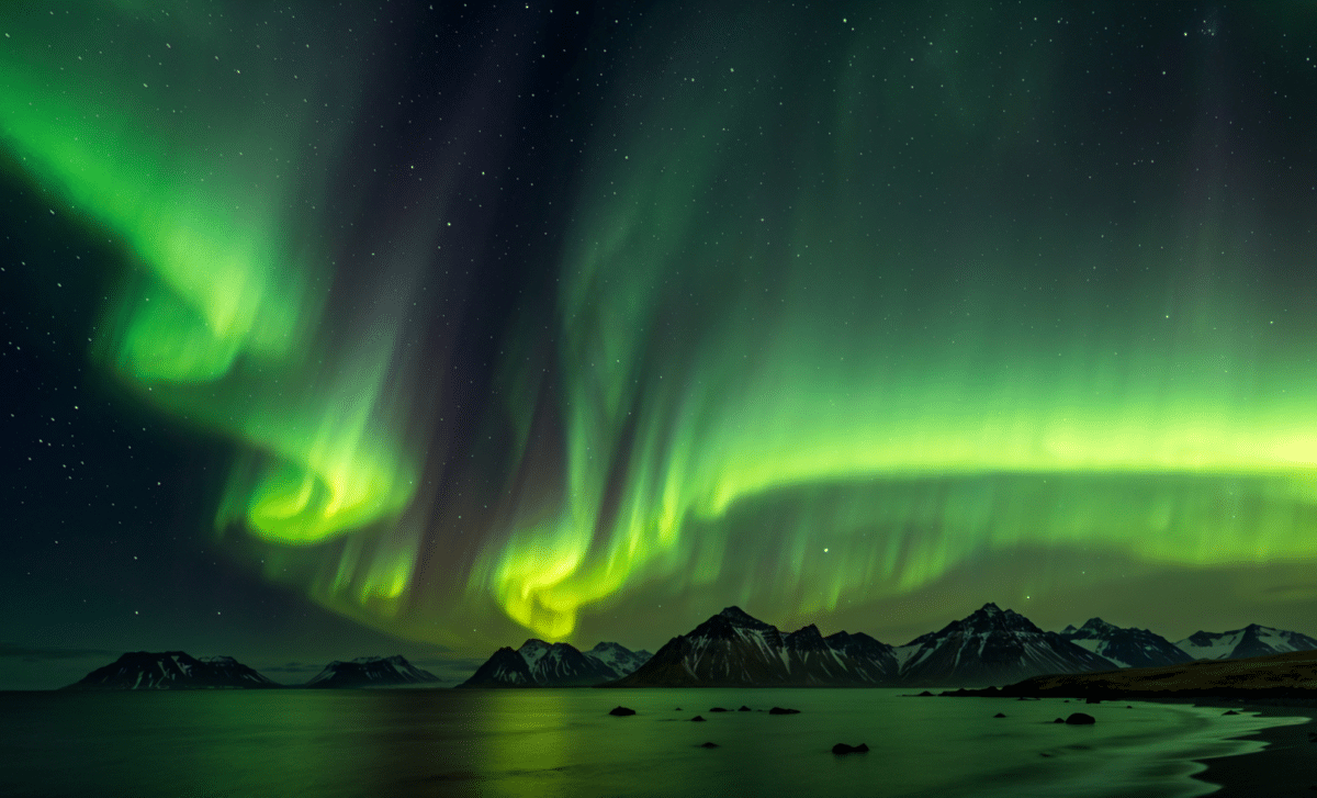 Rare Geomagnetic Storm May Deliver Northern Lights to Unusual U.S. Regions Tonight and Tomorrow 