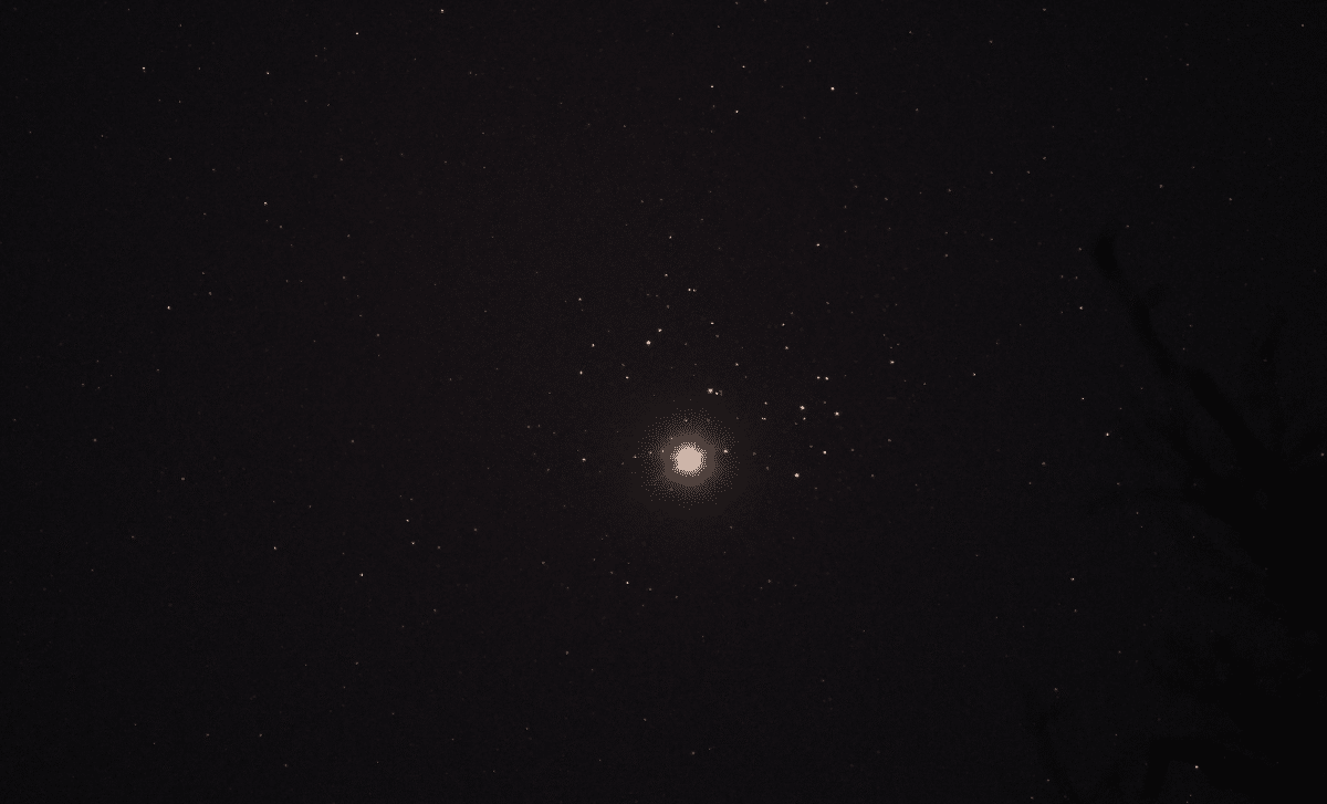 Watch Tonight’s Rare Trio: Crescent Moon, Venus, and the Pleiades Cluster 
