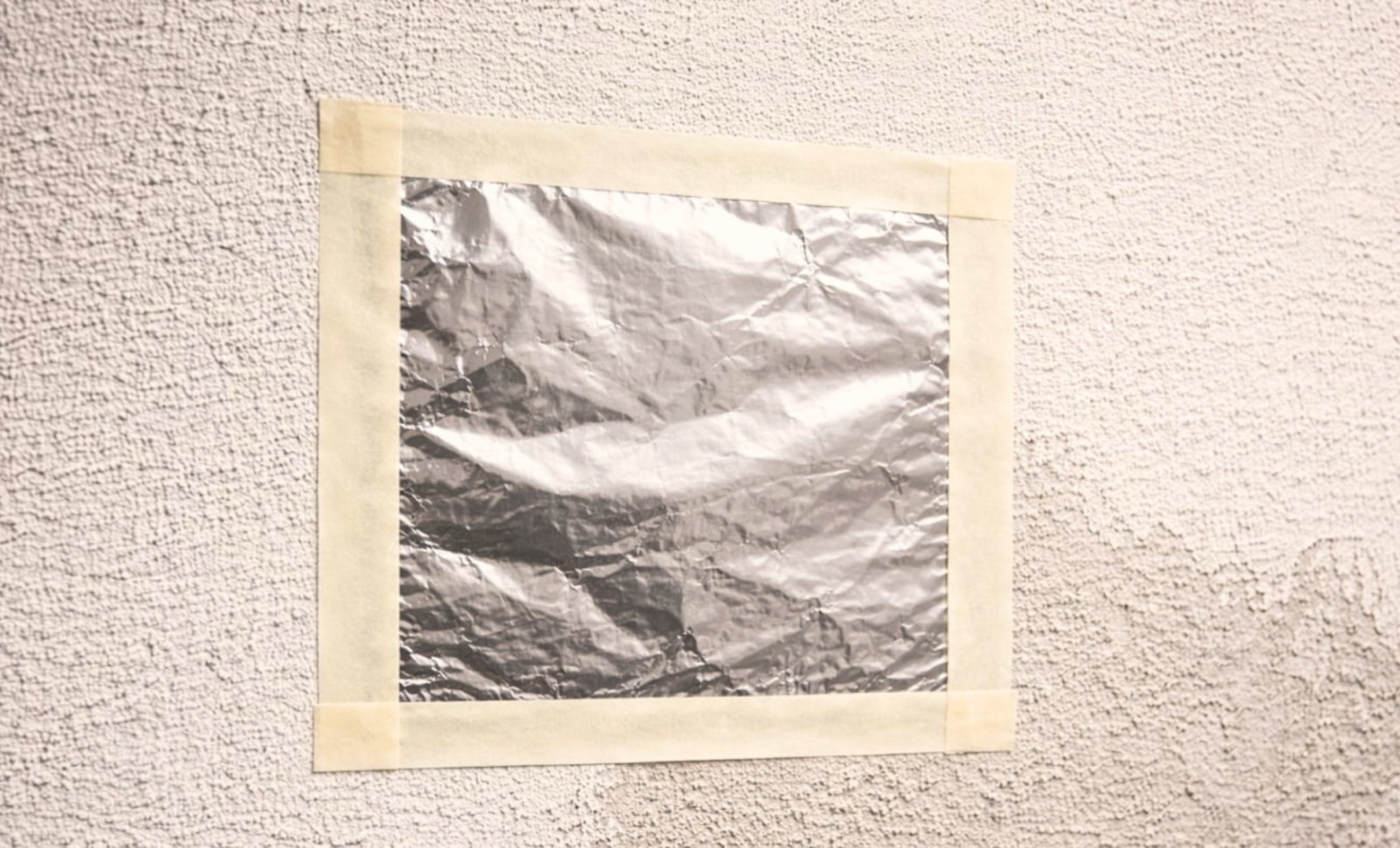 Why Contractors Advise Using Aluminum Foil to Detect Wall Moisture Issues 