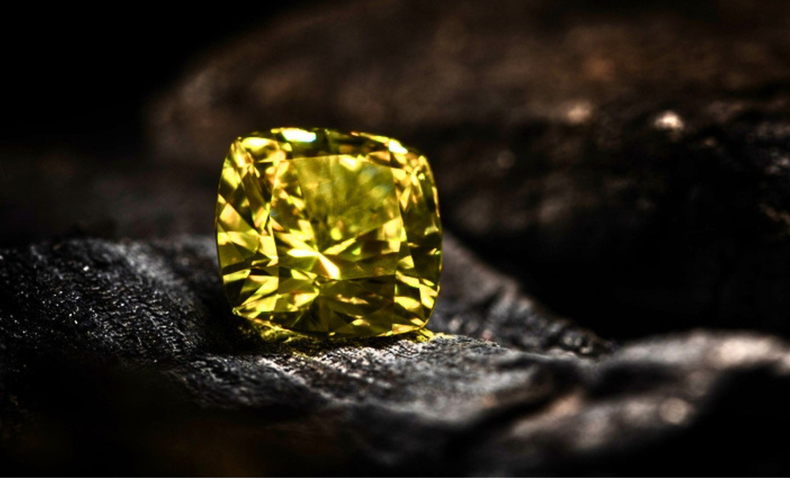Rare 158-Carat Yellow Diamond Unearthed After 2 Billion Years Beneath Canada's Arctic 