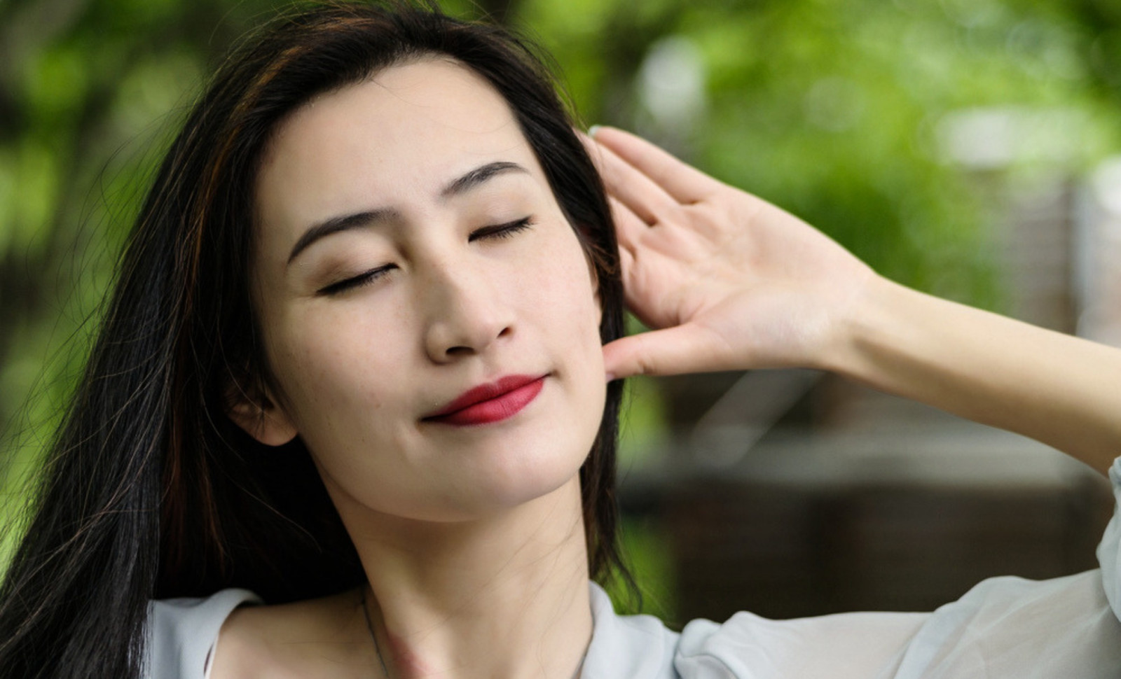 Does Closing Your Eyes Truly Enhance Hearing or Is It a Common Misconception? 