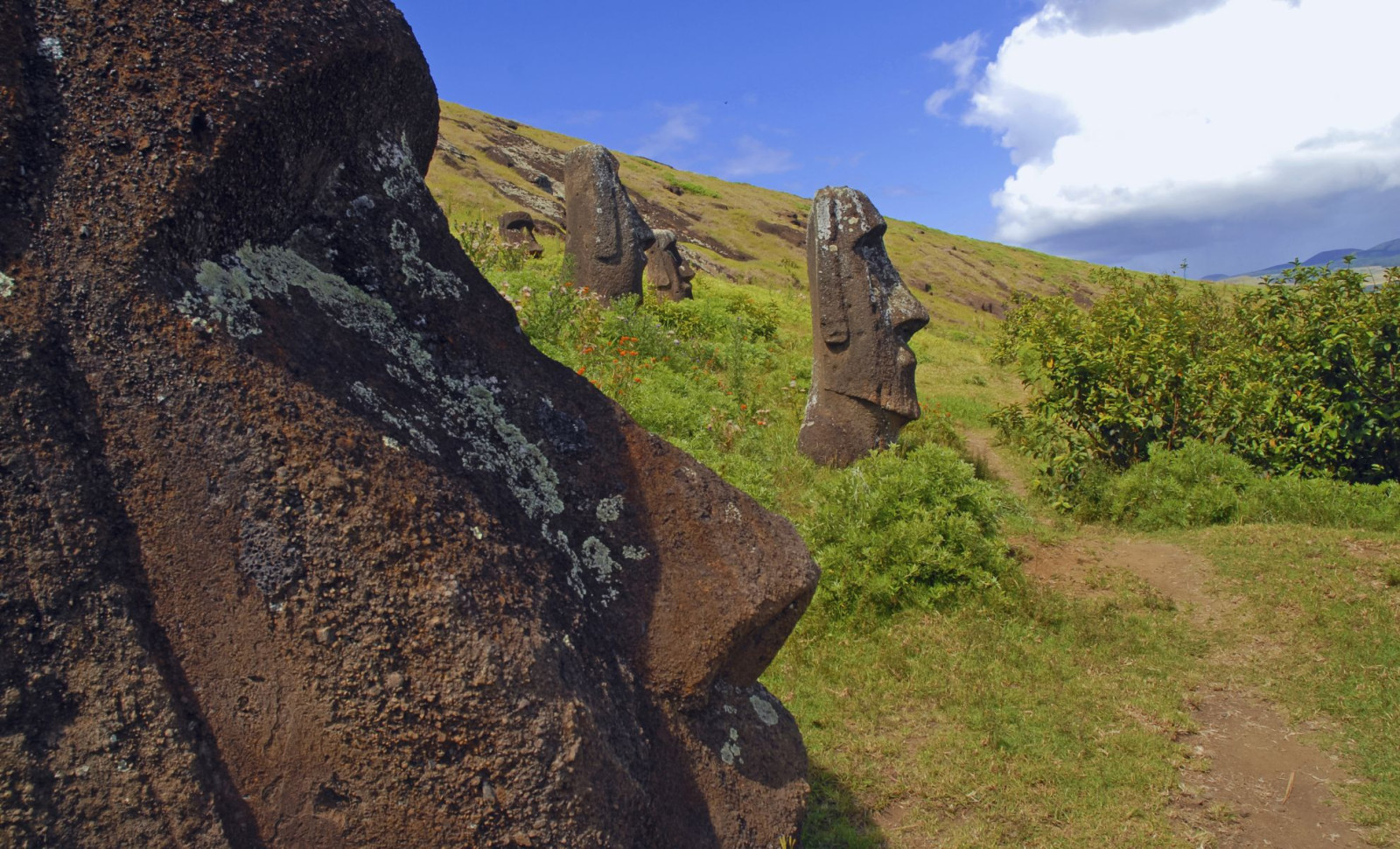 New Dating of Tablet Suggests Rapa Nui May Have Invented Writing Independently 