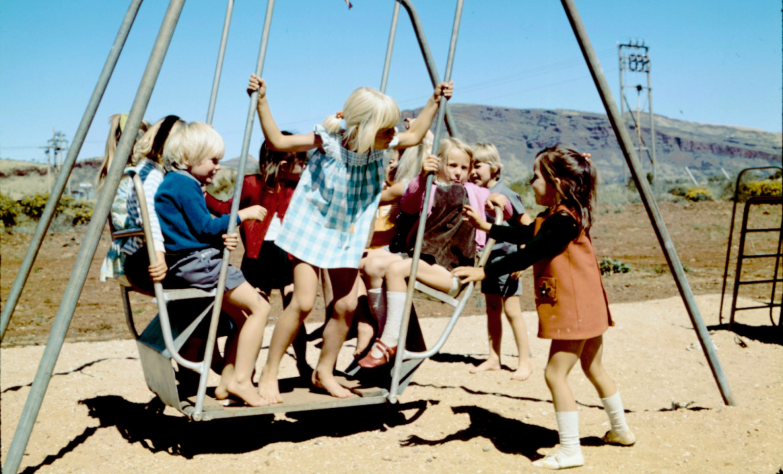 Researchers Find 1970s Kids Enjoyed the Last Truly Independent Childhoods Without Structured Playdates or Constant Oversight 