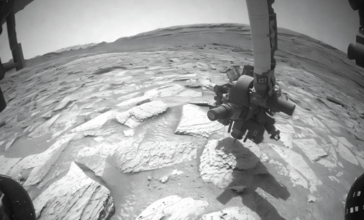 Curiosity Rover Achieves a Remarkable Feat by Releasing a Rock Stuck on Mars 