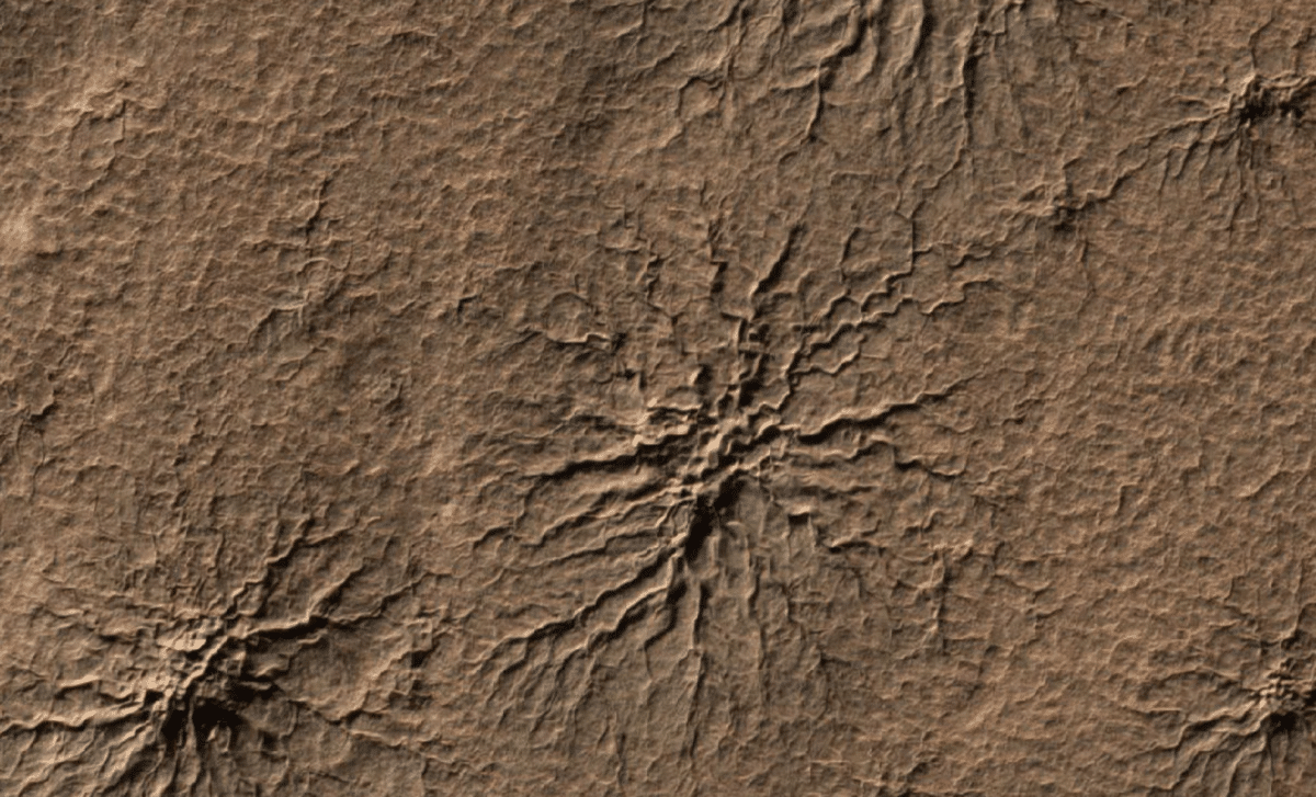 Curiosity Rover Finds Intricate ‘Spiderweb’ Patterns on Mars, Indicating Water's Extended Presence 