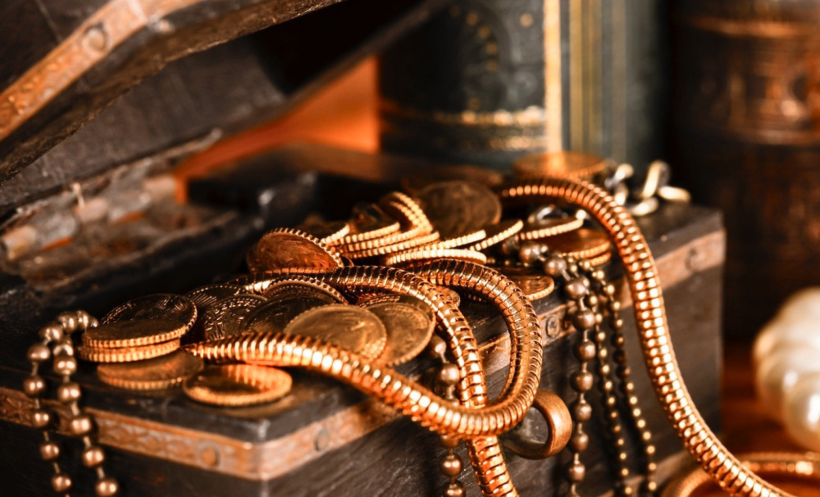 17th-Century Coin Hoard Discovered Beneath Dorset Kitchen Floor During Renovation 