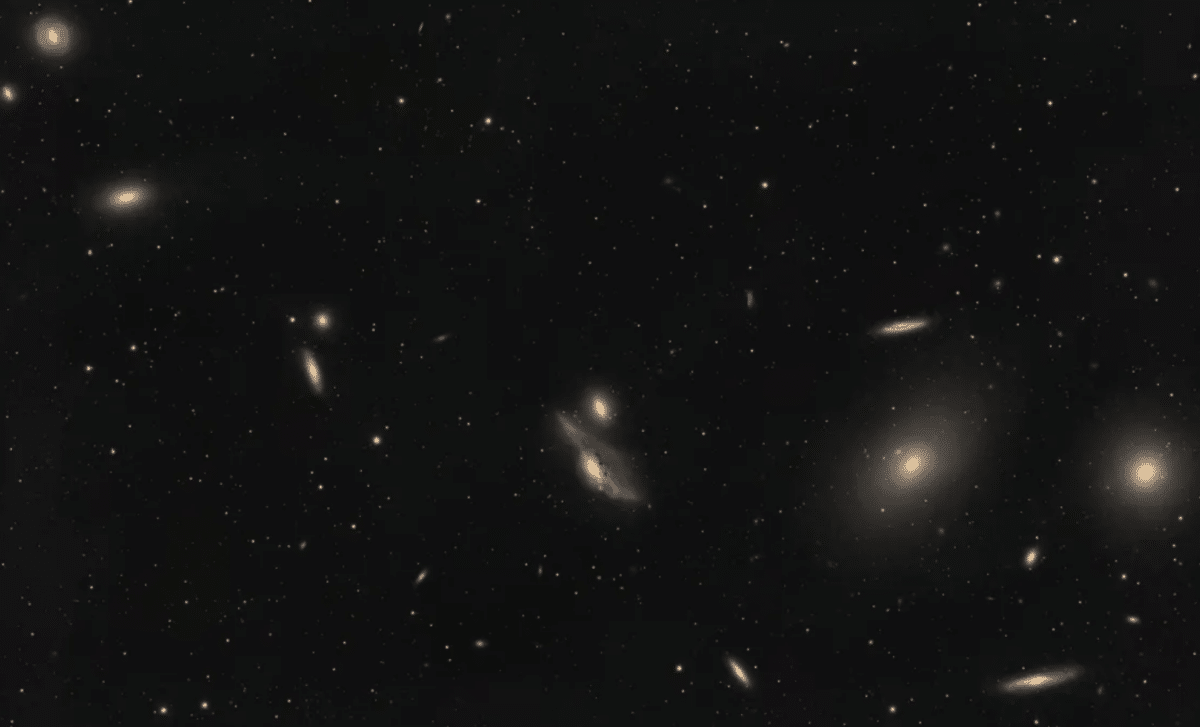 Astrophotographer Captures Stunning Portrait of Galactic 'Eyes' in Virgo Cluster 