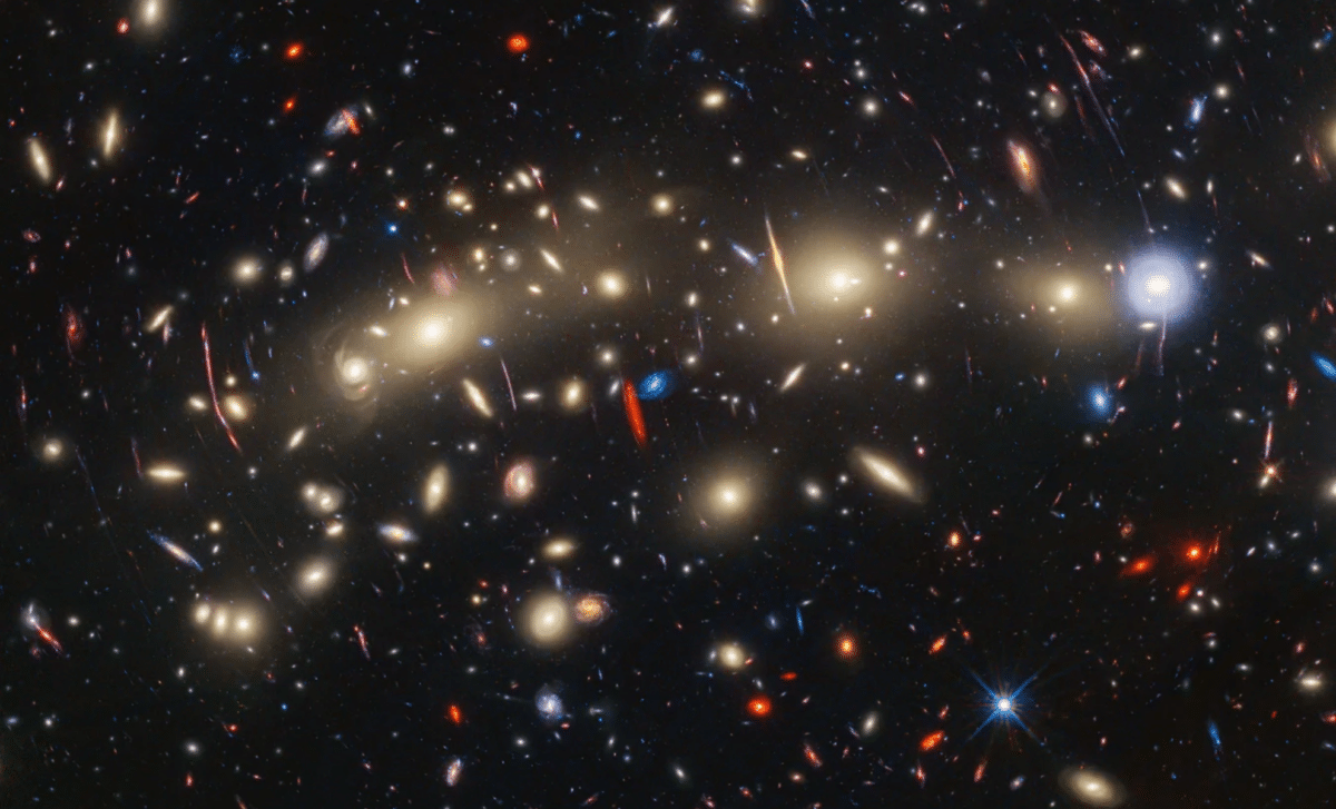 James Webb Telescope Reveals Glimpse of Universe’s Earliest Galaxies 