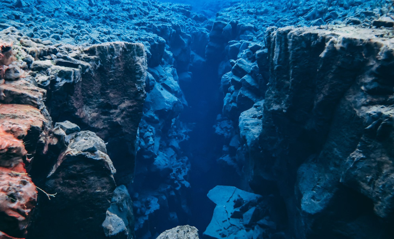 Hidden Geological 'Brakes' Found Beneath Pacific Ocean That Limit Major Earthquakes 