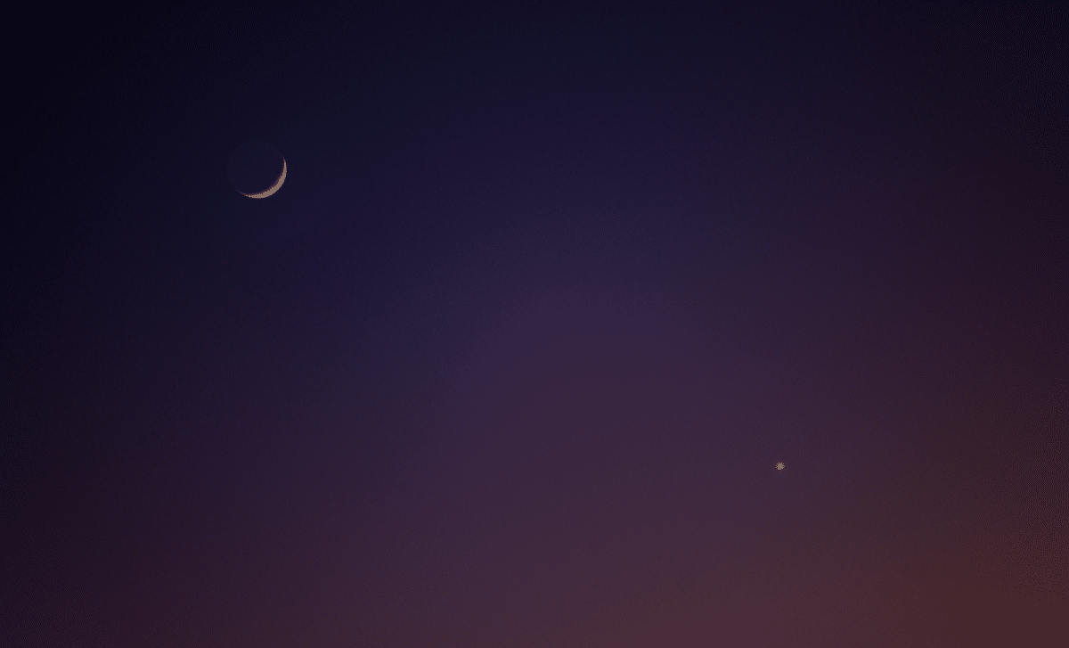Venus and a Slim Crescent Moon Light Up the Western Horizon Tonight 