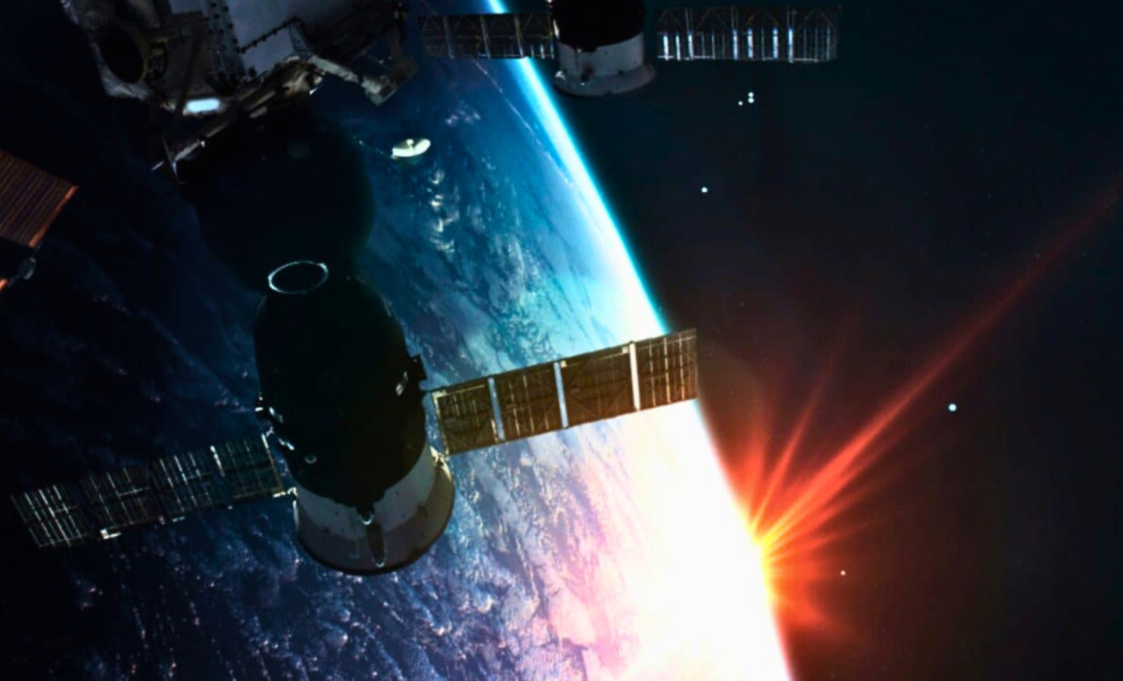 Chinese Satellite Achieves High-Speed Laser Data Transfer Over 36,000 KM at 2 Watts 