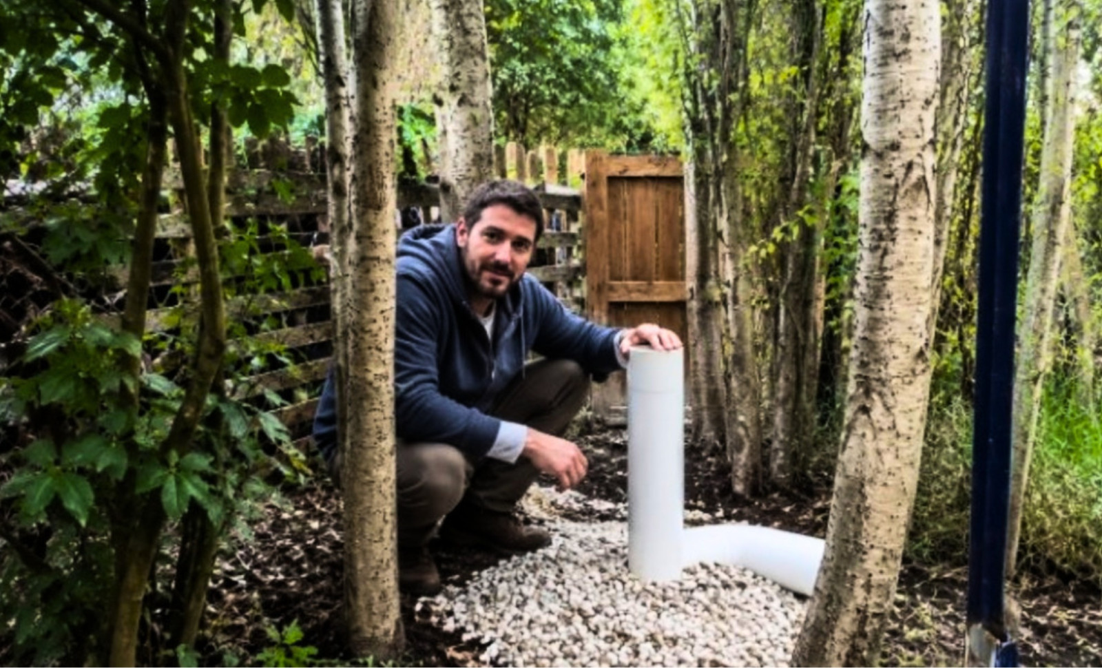 Innovative Cooling: How Buried Pipes beneath a Yard Keep a House Naturally Cool 