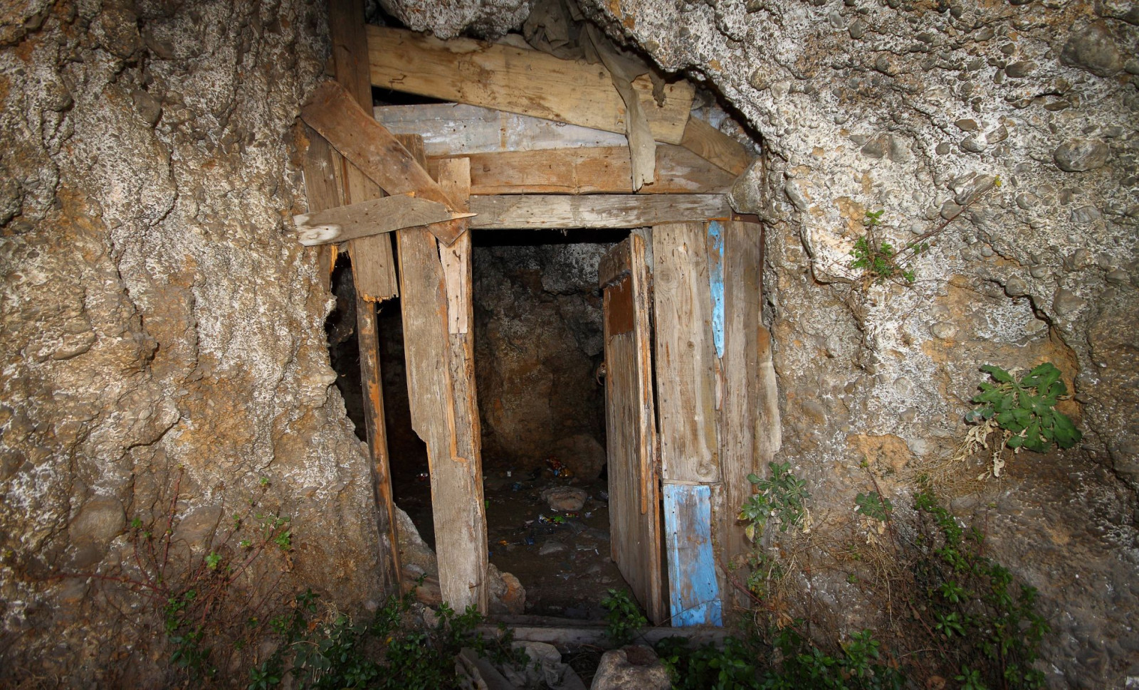 Ancient Secret Unveiled: Hidden Vault Discovered Under Ukraine's Galician Fortress 