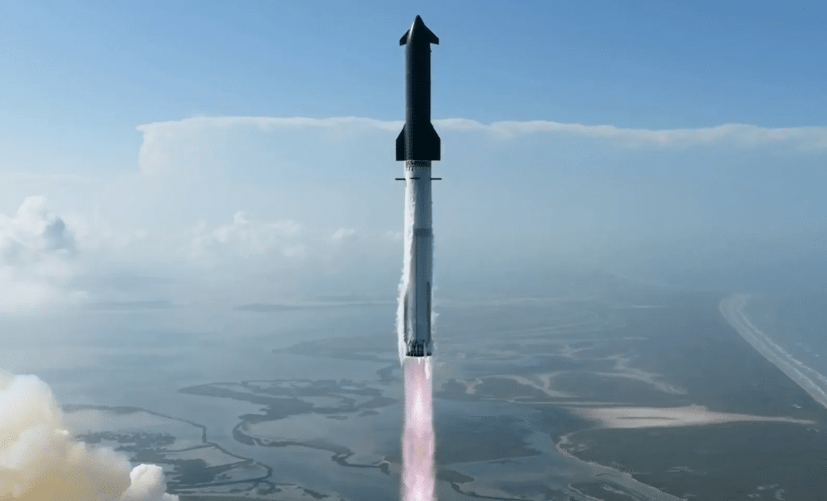 SpaceX’s Starship V3 Rockets Into Space in Groundbreaking Maiden Flight 
