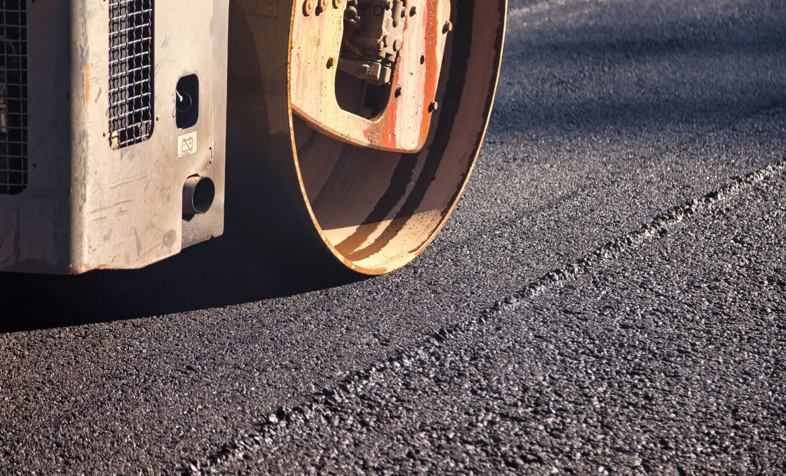 Innovative Asphalt Roads Built Using Recycled Fishing Nets and Plastic Waste in Hawaii 