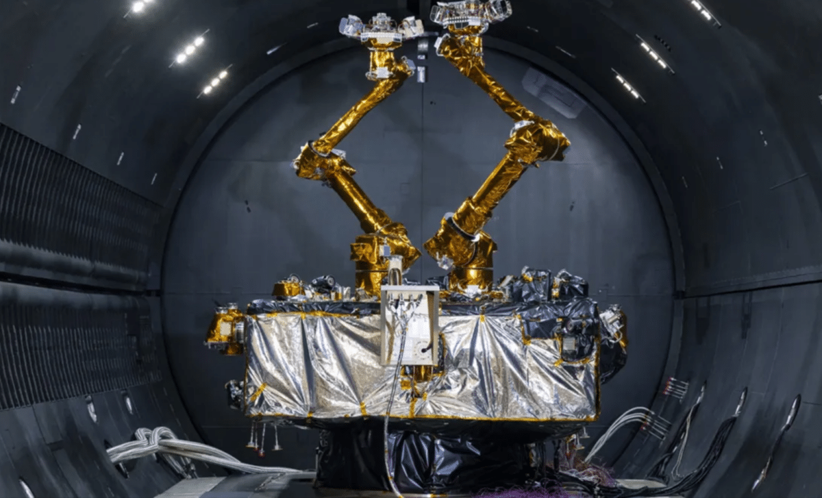 DARPA Develops Robotic Technician to Service Satellites 22,000 Miles Above Earth 
