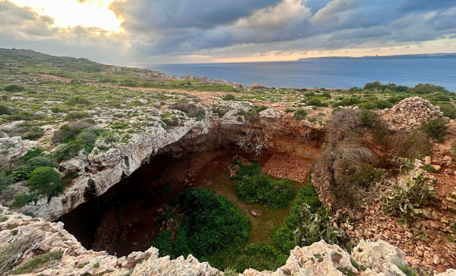 Uncovering the 8,500-Year-Old Hunter-Gatherer Cave on Malta's Shores 