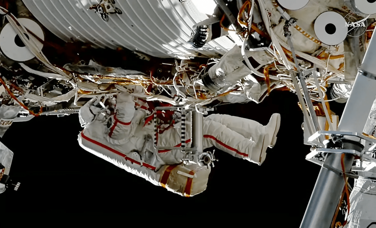 Roscosmos Cosmonauts Conduct Successful Spacewalk to Advance ISS Scientific Research 