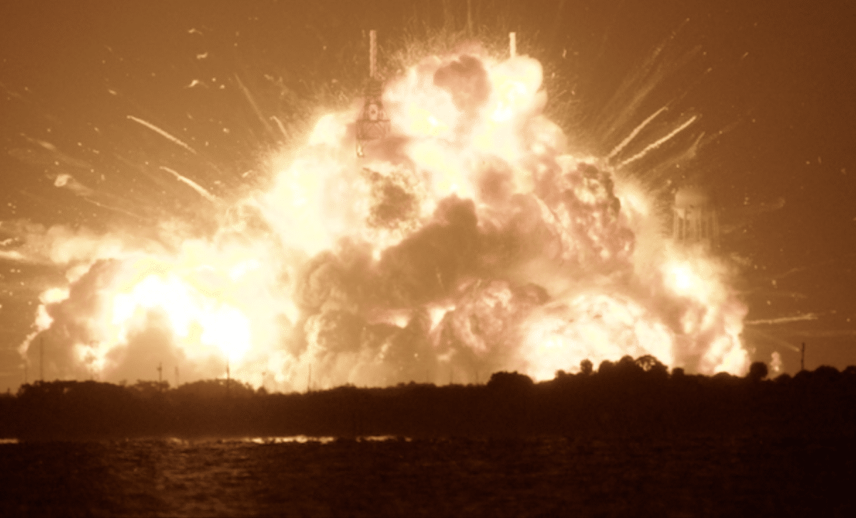 Blue Origin's New Glenn Rocket Blows Up During Cape Canaveral Test 