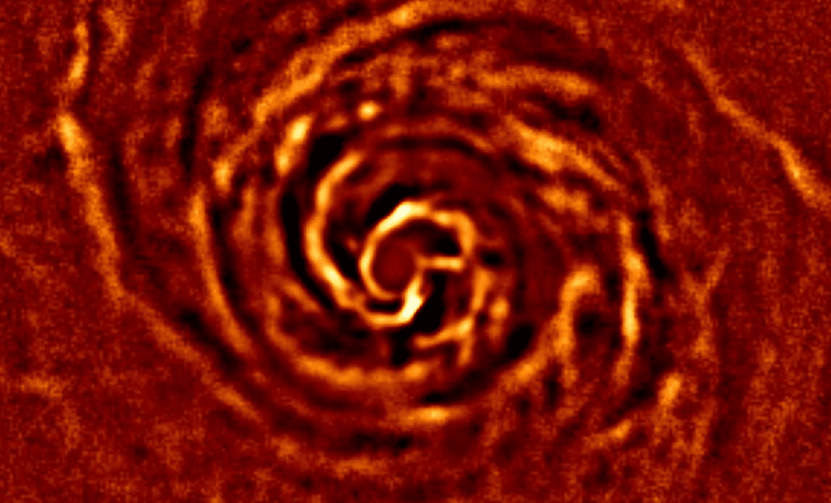 Astronomers Track Real-Time Rotation of a Nearby Planet-Birthing Disk 