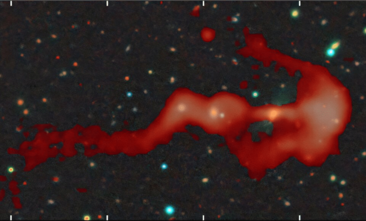 Citizen Scientist Unveils Unique Radio Galaxy With Unprecedented Bow-Shock Structure 