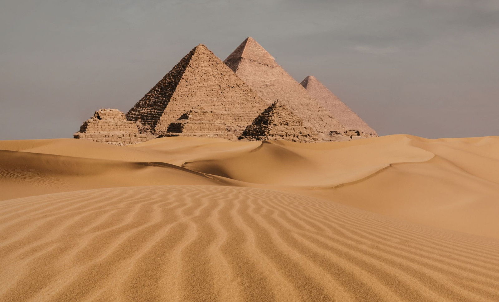 Hidden Underground Anomaly Discovered Near the Great Pyramid of Giza 