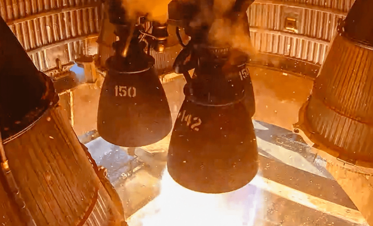 SpaceX Powers Up Starship 40 in Key Engine Test Ahead of Flight 13 