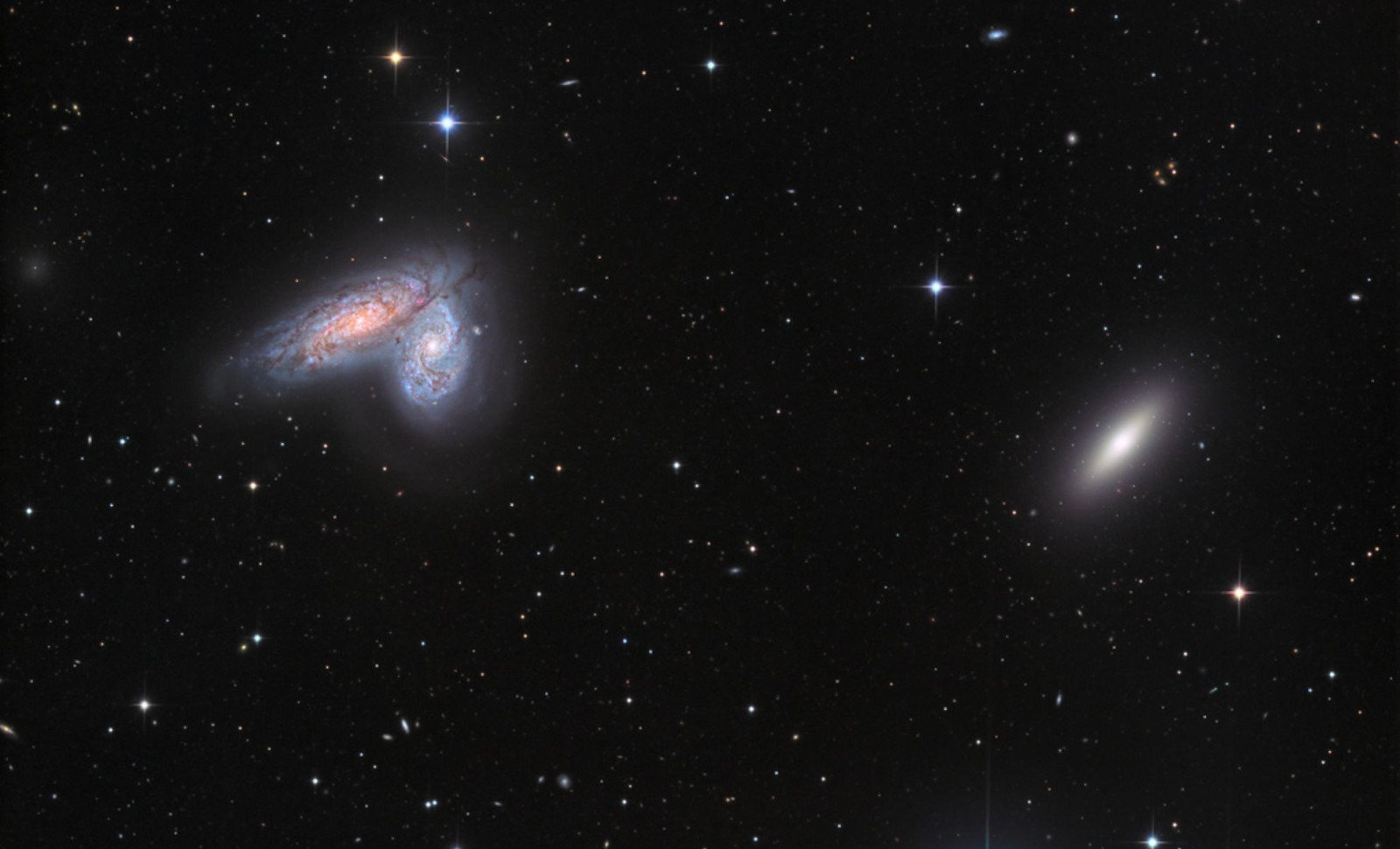Astronomers Document Star Explosion Within Two Gradually Merging Galaxies 