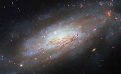 Hubble Reveals Intricate Details of Spiral Galaxy NGC 4951