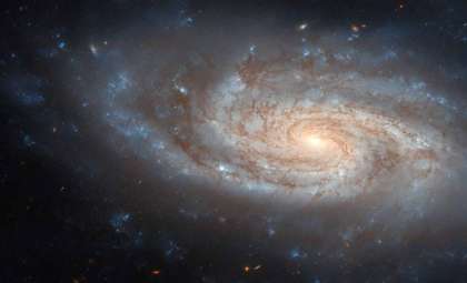 Hubble Captures Stunning Details of Spiral Galaxy NGC 3430