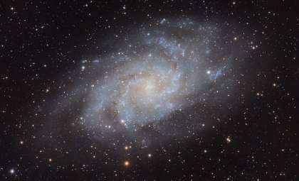 Webb Telescope Uncovers Black Hole Impact on Early Galaxy Sizes