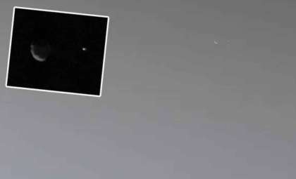 Historic Shot: Curiosity Captures Earth and Mars' Moon Phobos Together