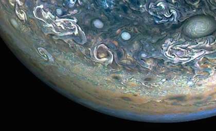 NASA’s Juno Spacecraft Snaps Stunning Dolphin-Shaped Cloud on Jupiter