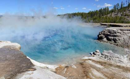 New Research Highlights Hot Springs as Potential Birthplace of Life on Earth
