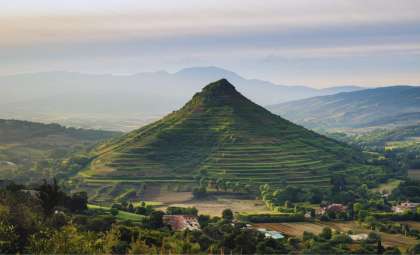 25,000-Year-Old Pyramid Unearthed Beneath an Indonesian Mountain, Predating Egypt’s Great Pyramids