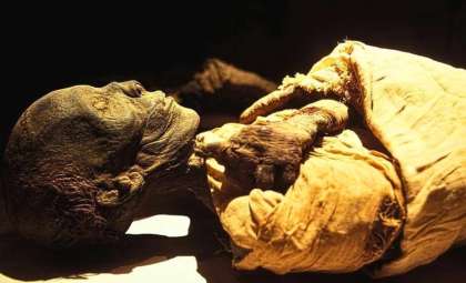 Egypt Unearths First Royal Tomb Since Tutankhamun After a Century