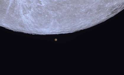 Witness Mars’ Spectacular Close Encounter with the Moon This Weekend