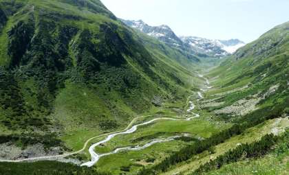 Unraveling Earth’s River Curves to Detect Water on Other Planets