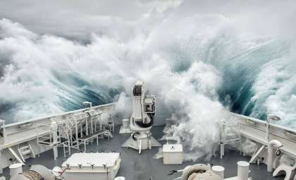 Navigating the Drake Passage: Earth’s Most Formidable Ocean Stretch with Towering Waves