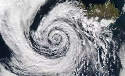 Revolutionary AI Surpasses Supercomputers in Weather Forecasting Accuracy