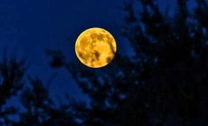 Explore 2025’s Full Moon Cycle: Dates, Traditions, and Super Moon Highlights