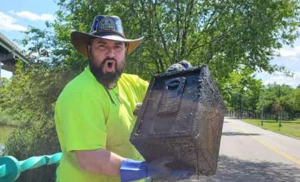Couple’s Magnet Fishing Adventure in Queens Reveals Hidden $100,000 Stash