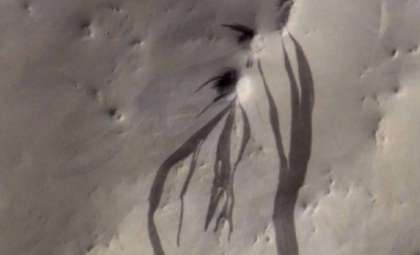 New Research Reveals Martian Slope Streaks Are Caused by Dust, Not Liquid Water