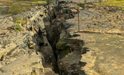 New Research Reveals Deep Fracture Splitting the Indian Tectonic Plate