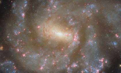 Stunning Hubble Image Reveals Star Birth in Spiral Galaxy NGC 685