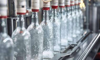 Study Reveals Glass Bottled Drinks Harbor More Microplastics Than Plastic-Packaged Ones